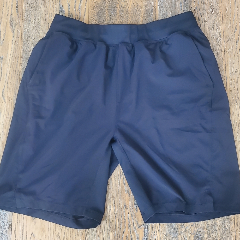 Zella - Mens - Medium - Fitted Athletic Shorts (7" Inseam) - 3 Pockets